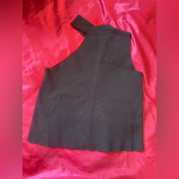 Cut out crop top - Picture 2 of 2